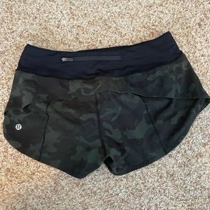 LULULEMON SPEED SHORT CAMO